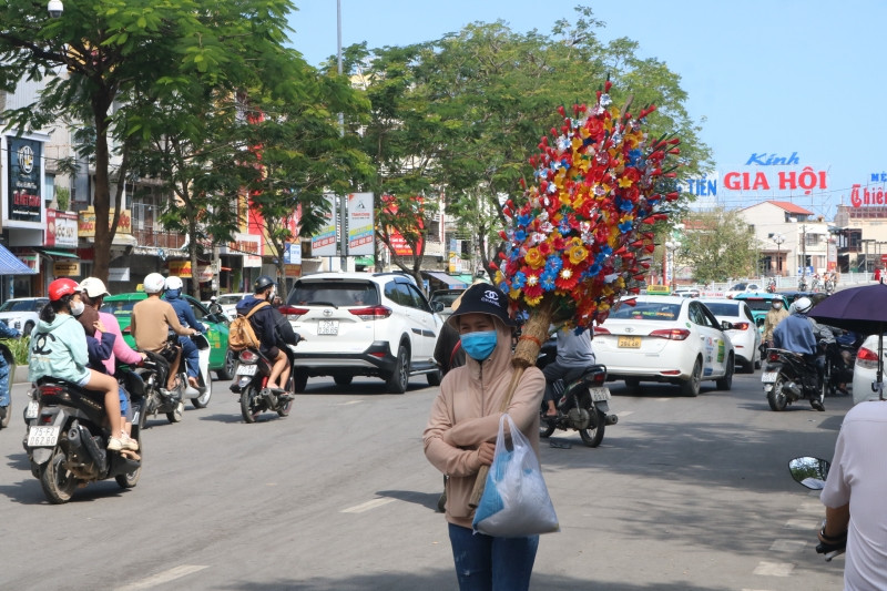 Theo lãnh đạo TP Huế, trong dịp Tết Nguyên đán Giáp Thìn, thành phố sẽ tổ chức Festival “Tết Huế” 2024 nhằm phát huy giá trị văn hóa truyền thống Huế; tái hiện, quảng bá một số hoạt động của người dân Huế đón tết cổ truyền dân tộc, ẩm thực Huế và đặc sản địa phương ngày tết. 
