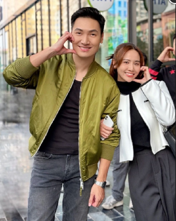 Huyen Lizzie thua nhan me cach dien bang anh mat cua Manh Truong-Hinh-3