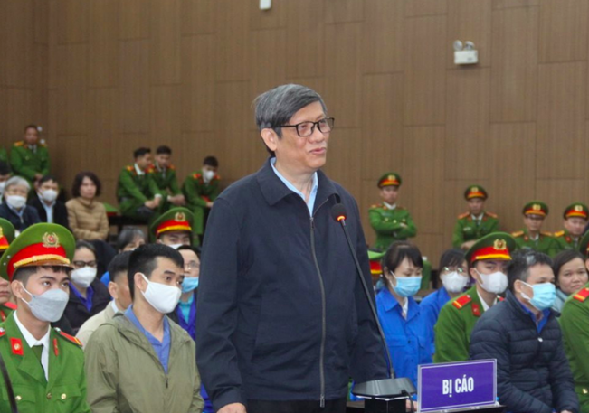 Nhận 2,25 triệu USD từ Phan Quốc Việt, cựu Bộ trưởng Y tế nói không gợi ý Nhan 2,25 trieu USD tu Phan Quoc Viet, cuu Bo truong Y te noi khong goi y