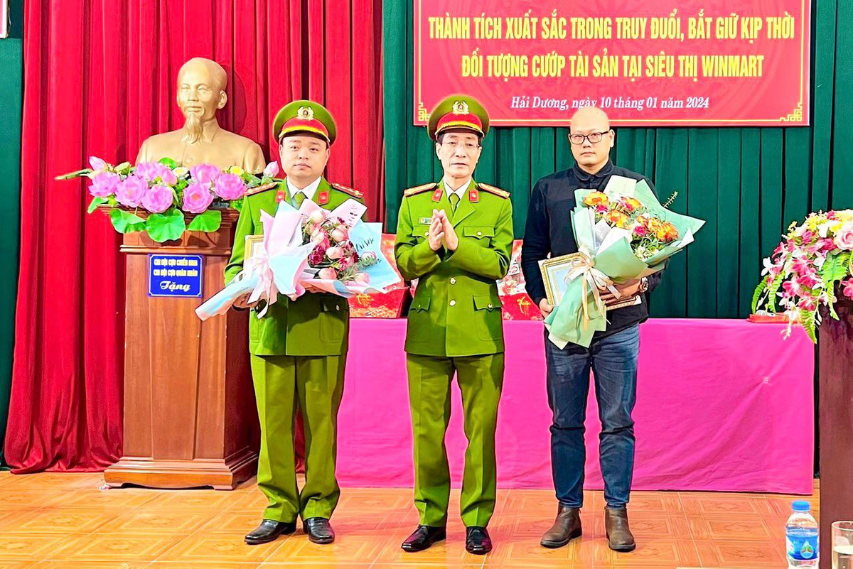 Hải Dương: Dũng cảm bắt cướp, một người dân được khen thưởng Hai Duong: Dung cam bat cuop, mot nguoi dan duoc khen thuong