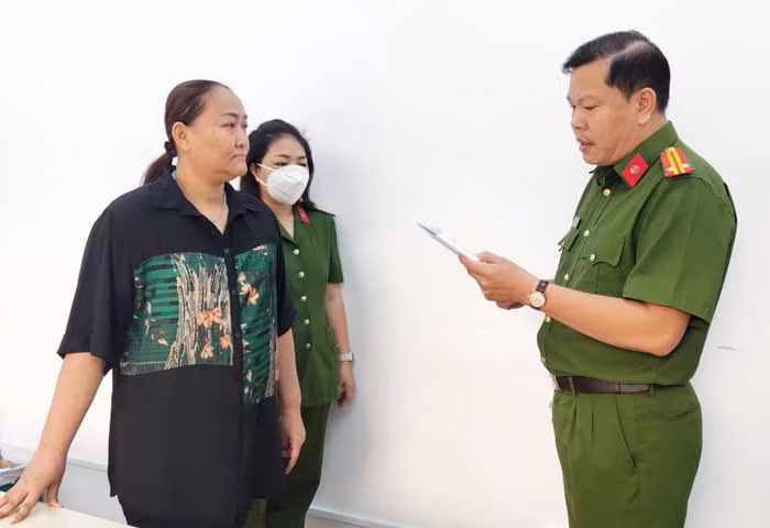 Thủ đoạn “bà trùm” điều hành đường dây “cát tặc” trên sông Đồng Nai Thu doan “ba trum” dieu hanh duong day “cat tac” tren song Dong Nai