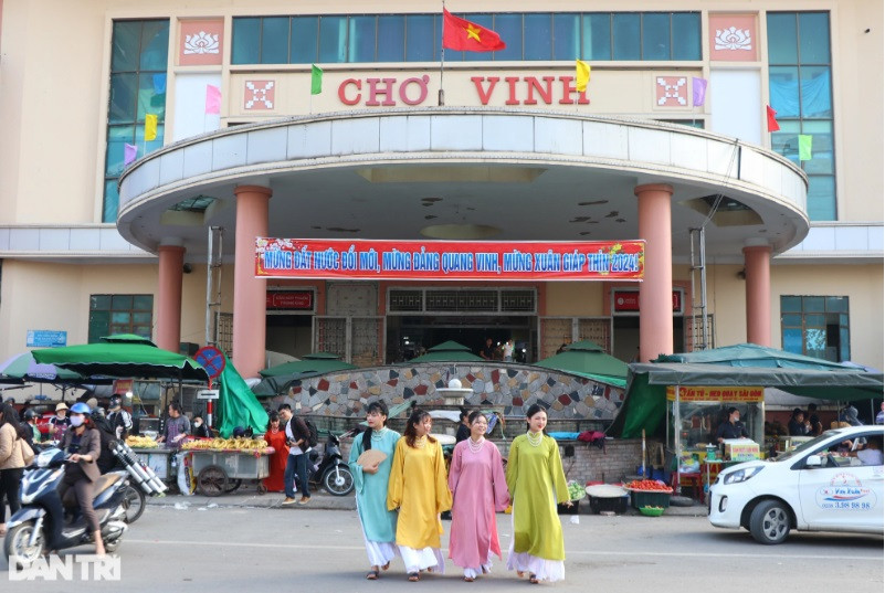 Nghệ An: Tiểu thương chợ truyền thống rủ nhau đóng cửa sớm Nghe An: Tieu thuong cho truyen thong ru nhau dong cua som