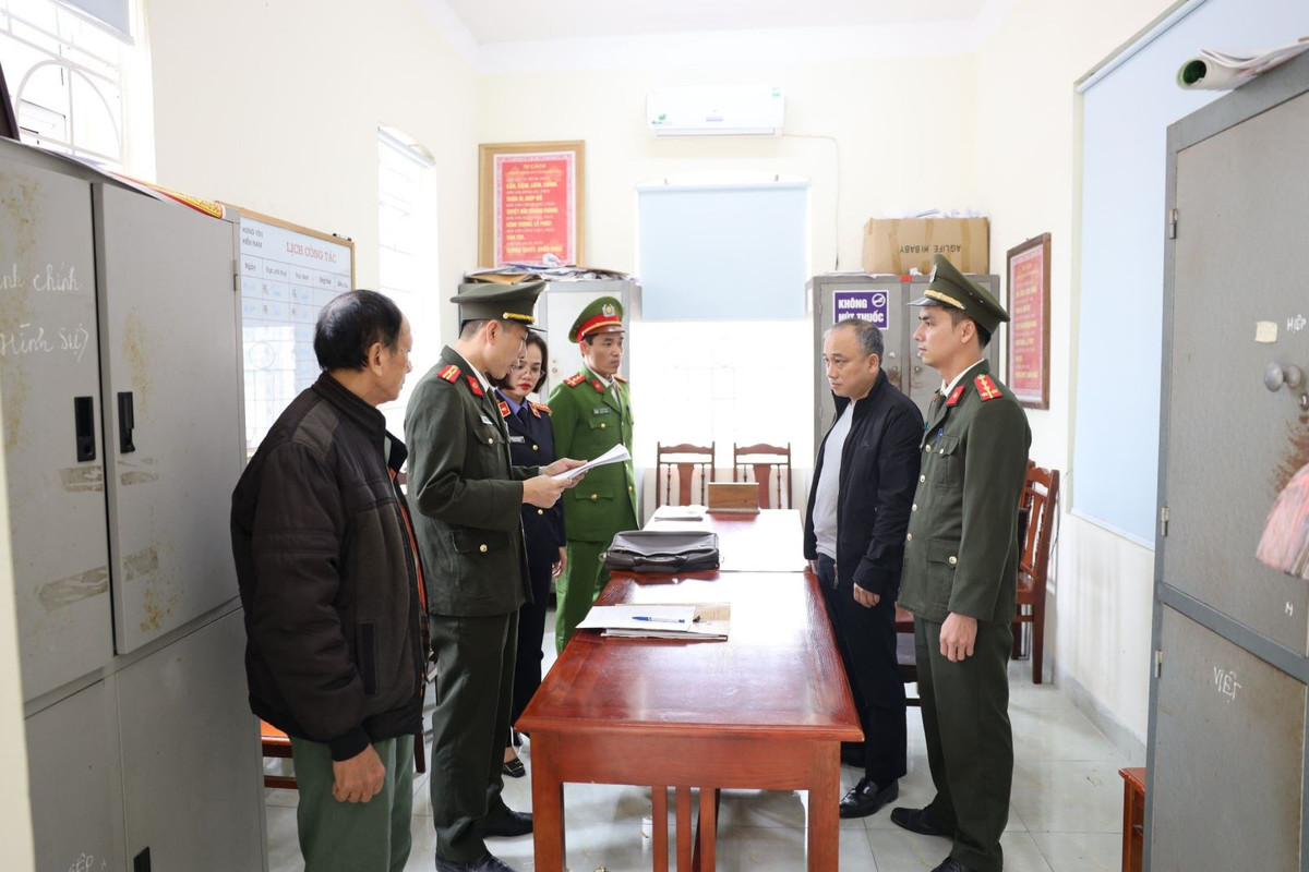 Khoi to ong Nguyen The Hung, nguyen Tong giam doc Cong ty Thang Long