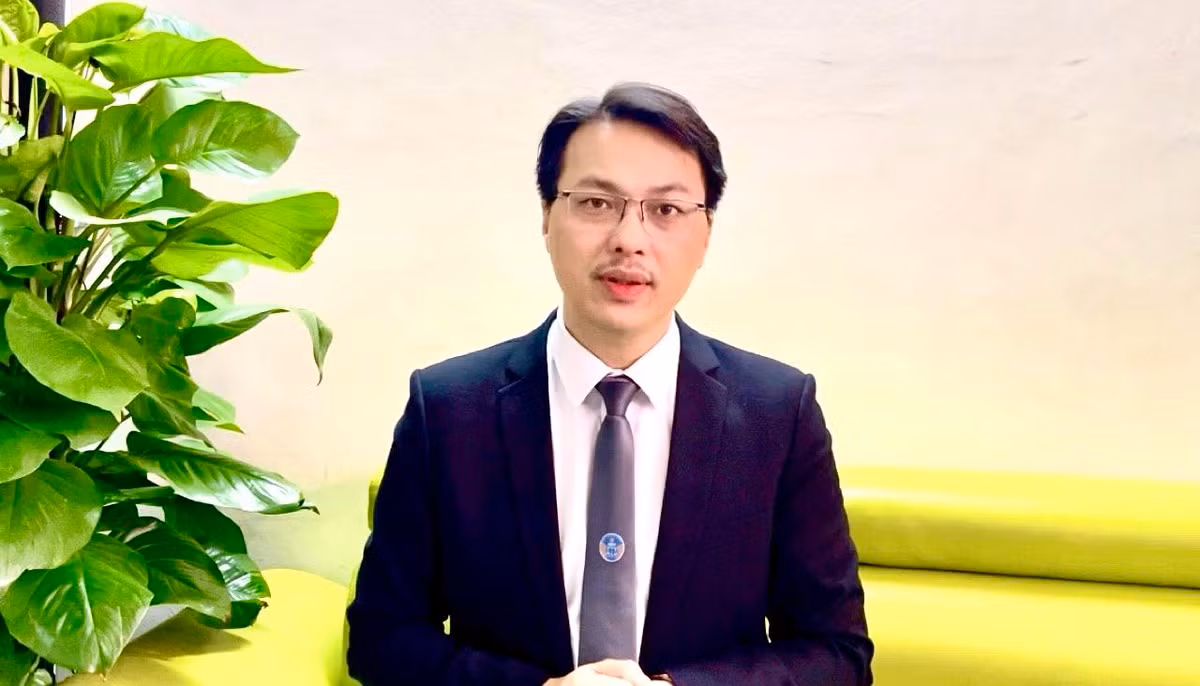 TikToker “to” bi quan pho duoi vi ngoi xe lan: Ai se bi xu phat?-Hinh-2