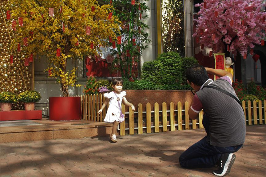 Vị phụ huynh chỉn chu bắt lấy nhiều khoảnh khắc vui chơi của con.