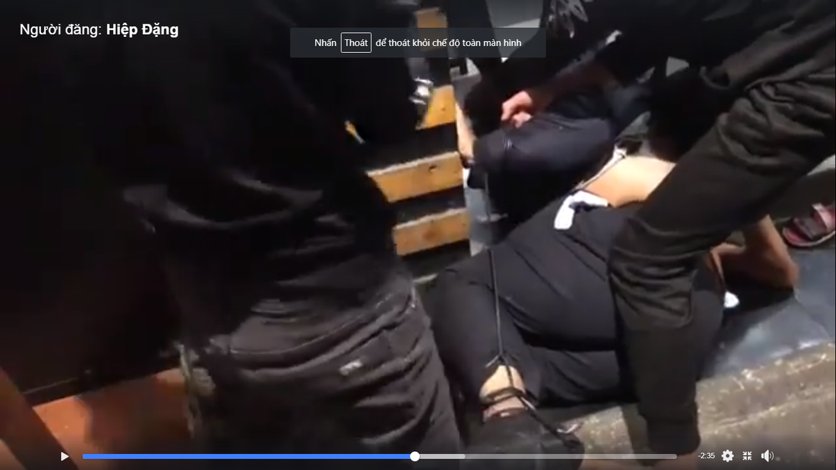 Nghi vấn dân phòng đánh người trên phố Tạ Hiện: Công an lên tiếng - Hình 2 Nghi van dan phong danh nguoi tren pho Ta Hien: Cong an len tieng-Hinh-2