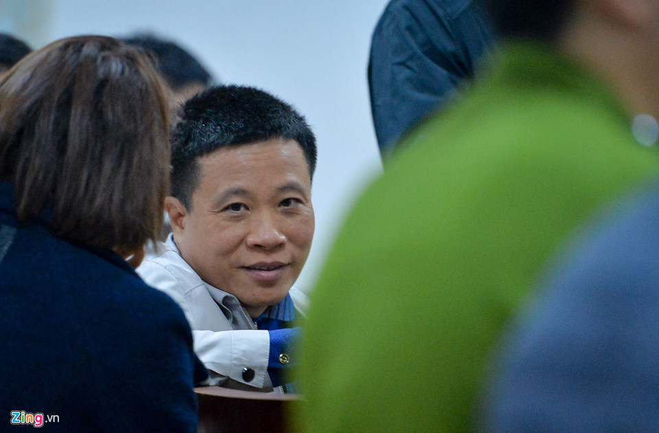 4 người từng là lãnh đạo Oceanbank được tòa triệu tập đến với vai trò người có quyền lợi, nghĩa vụ liên quan. Trong số này có ông Hà Văn Thắm, nguyên Chủ tịch Oceanbank.