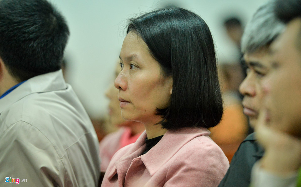 Nguyễn Minh Thu, cựu Tổng giám đốc Oceanbank. Thu là người trực tiếp chi lãi ngoài cho 4 bị cáo. Hiện, Thu mang án 22 năm tù. Cựu Phó tổng giám đốc Nguyễn Thị Minh Phương không có mặt khi toà bắt đầu xét xử