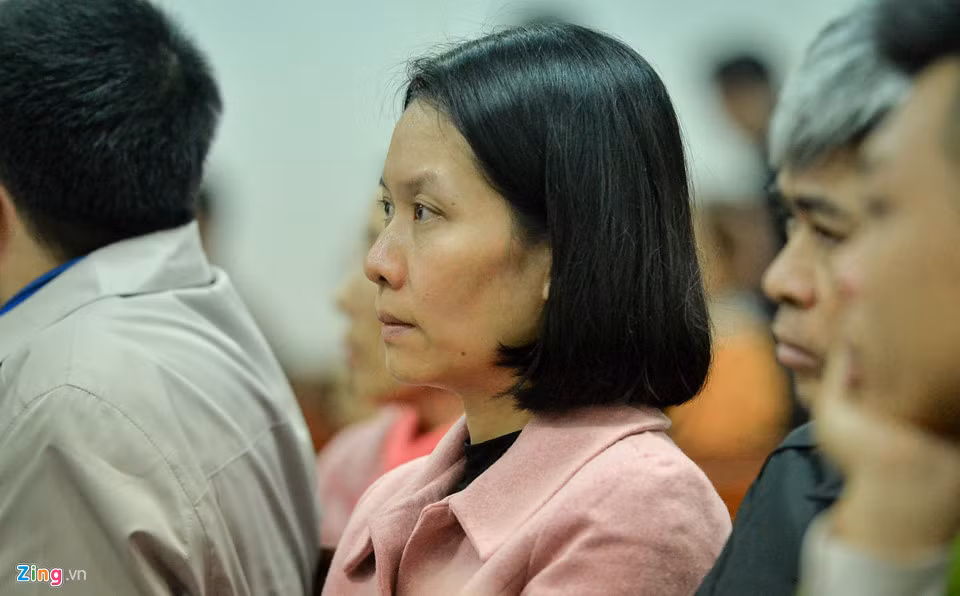 Nguyễn Minh Thu, cựu Tổng giám đốc Oceanbank. Thu là người trực tiếp chi lãi ngoài cho 4 bị cáo. Hiện, Thu mang án 22 năm tù. Cựu Phó tổng giám đốc Nguyễn Thị Minh Phương không có mặt khi toà bắt đầu xét xử