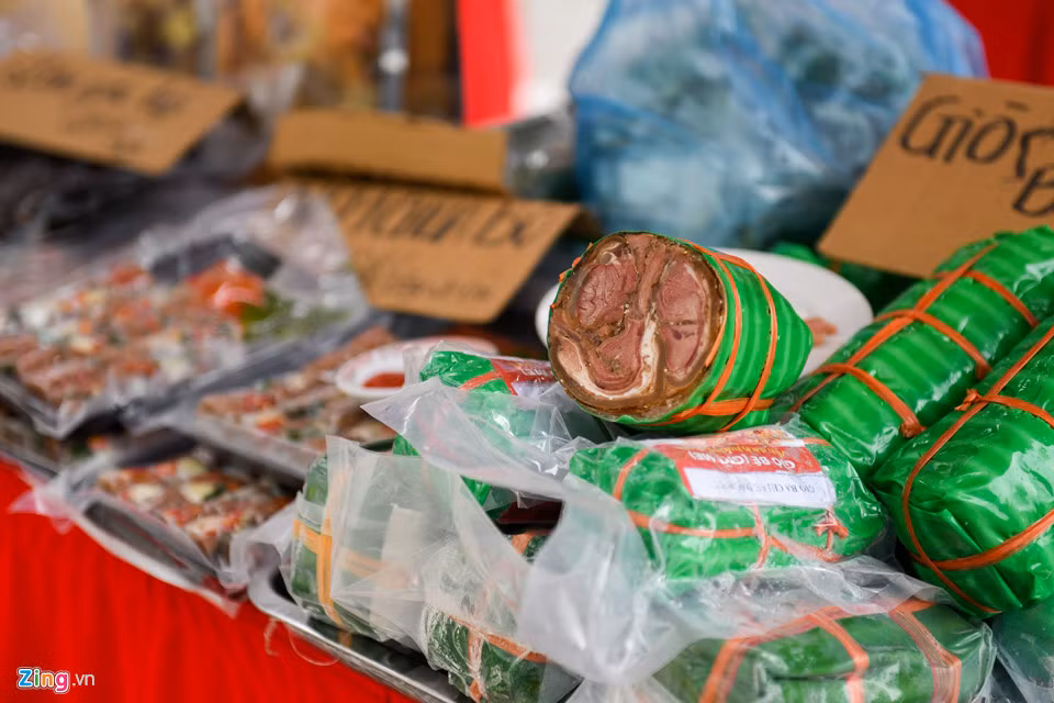 Hay những cân giò cũng không thể thiếu trong mâm cơm ngày Tết.