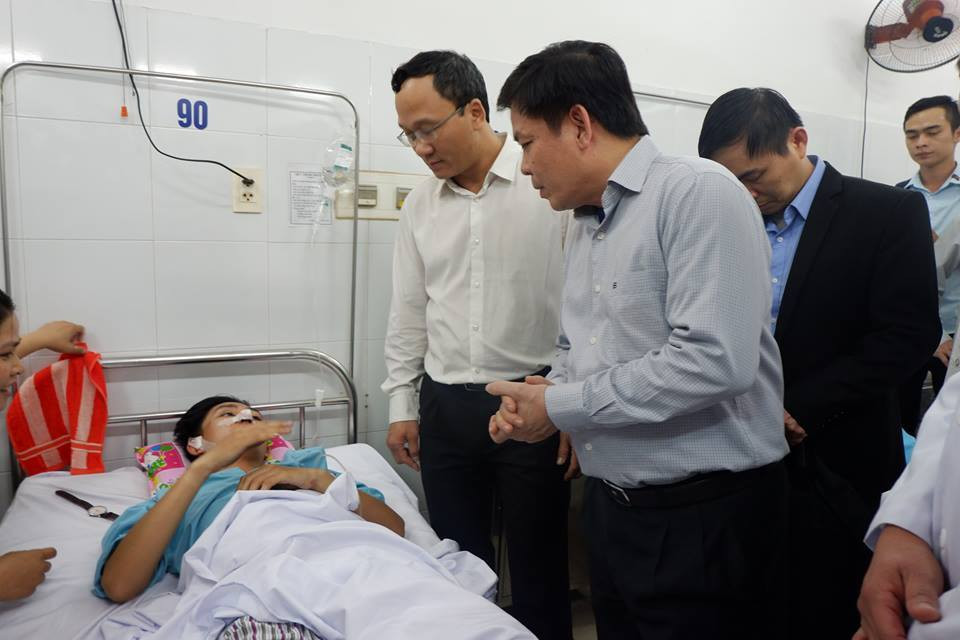 Xe khách chở sinh viên lao xuống đèo Hải Vân: Tài xế âm tính với ma túy và nồng độ cồn Xe khach cho sinh vien lao xuong deo Hai Van: Tai xe am tinh voi ma tuy va nong do con