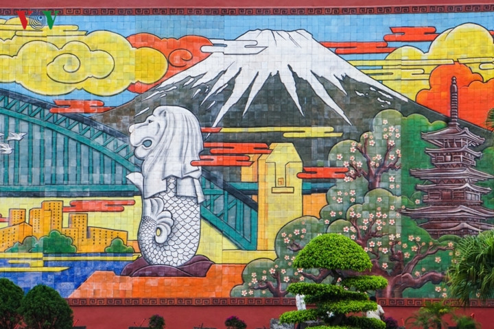 Châu Á kỳ diệu với núi Phú Sĩ (Nhật Bản), Vạn lý trường thành (Trung Quốc), tượng Merlion (Singapore)...