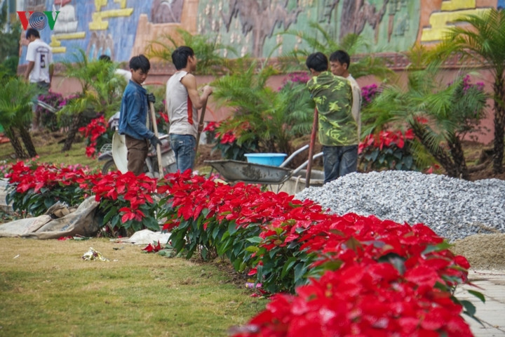 Hiện các đơn vị thi công vẫn đang hoàn thiện các hạng mục còn lại. Công trình đang hoàn thiện hồ sơ, đề nghị xác lập kỷ lục Bức phù điêu gốm màu có diện tích lớn nhất Việt Nam.