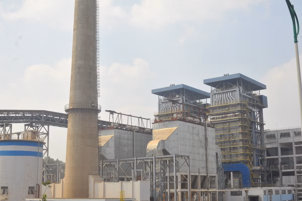 Sua thang may tai Nha may Alumin Nhan Co, hai cong nhan tu vong-Hinh-2