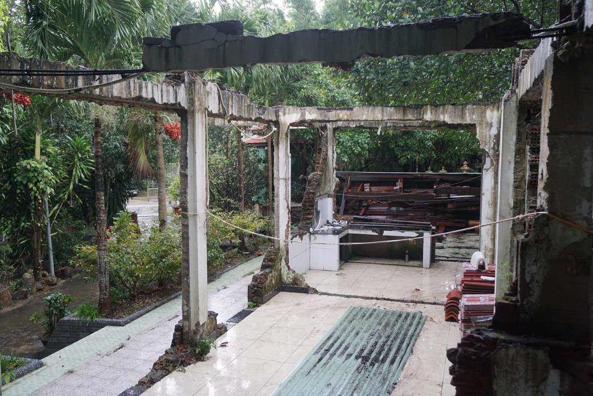 Khu biệt phủ của ông Quang rộng khoảng 1.400 m2 được xây dựng trong 5 năm, trị giá hơn 100 tỷ đồng.