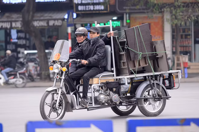 Tuy nhiên, hiện chỉ có 30 xe 3 bánh được đăng ký và được cấp phép lưu hành. Điều này có nghĩa, số lượng thương binh giả, xe kém chất lượng chiếm đến 99% số lượng còn lại.