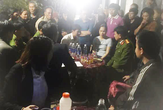 Nghi vấn khách Tây đánh chết nhân viên câm điếc ở bar Nghi van khach Tay danh chet nhan vien cam diec o bar