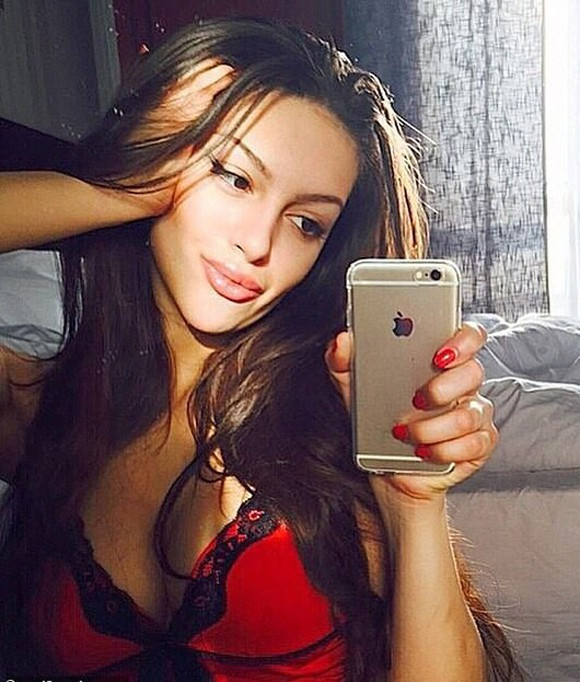 Vo cua cuu vuong Malaysia mang thai con dau long-Hinh-2