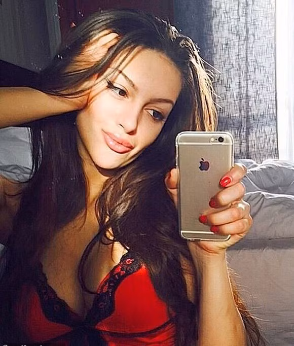 Vo cua cuu vuong Malaysia mang thai con dau long-Hinh-2