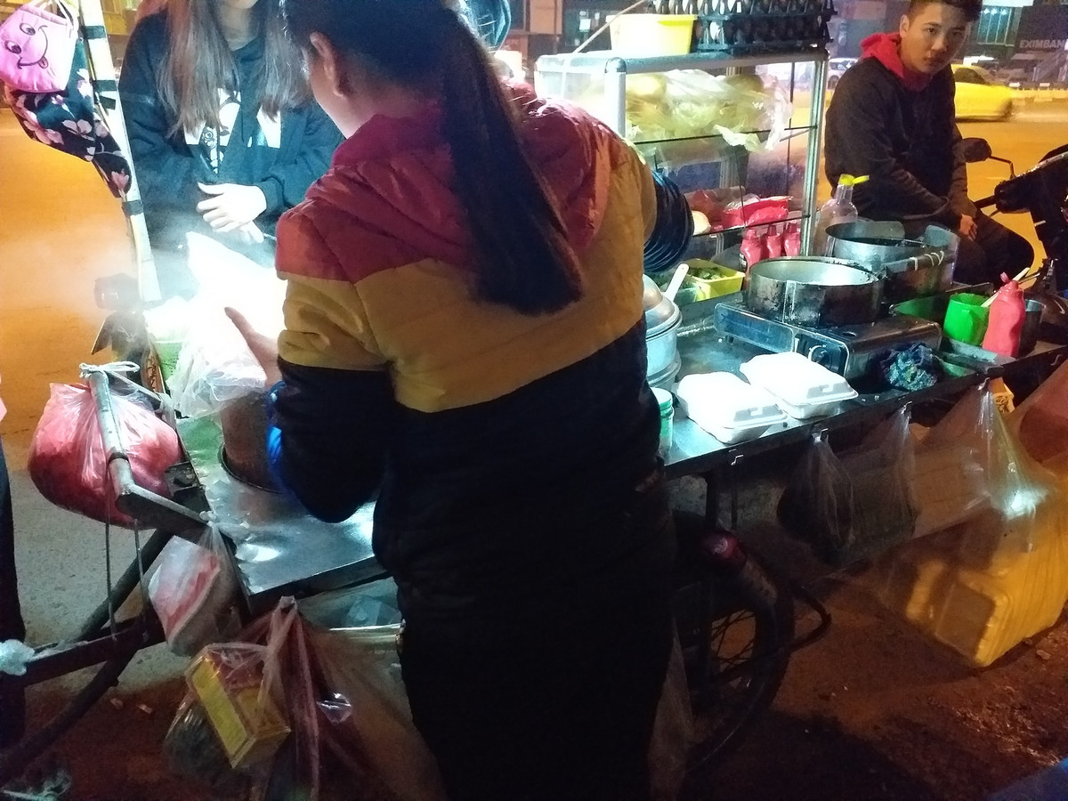 Trai long xot xa cua nhung lao dong xa que ngay Tet-Hinh-2