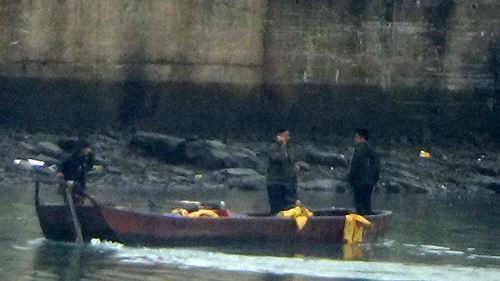 Tại khu vực sông Ka Long (TP. Móng Cái), nạn buôn lậu giảm hơn trước, song vẫn diễn ra lẻ tẻ hằng ngày