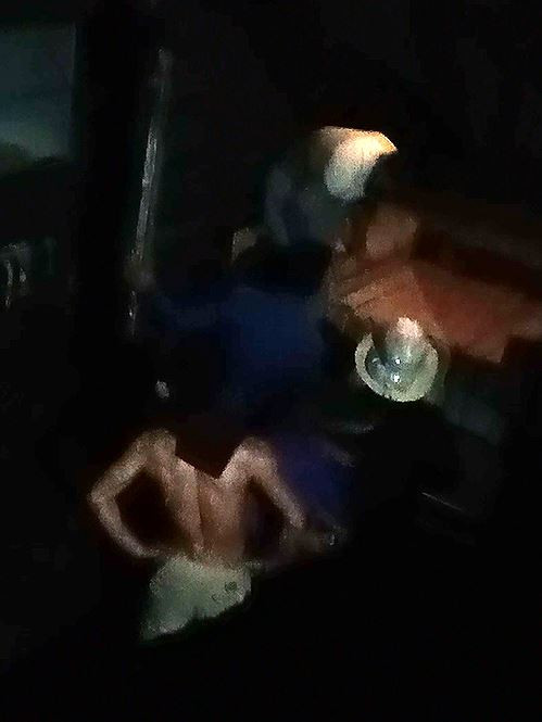 Hàng hóa chủ yếu là gạch men, ghế sô-pha, thiết bị vệ sinh, nội thất...