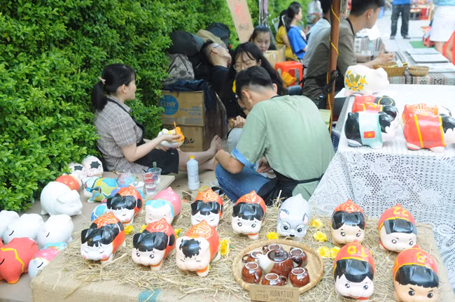 Pho ong Do vang ruc, thu hut gioi tre den 