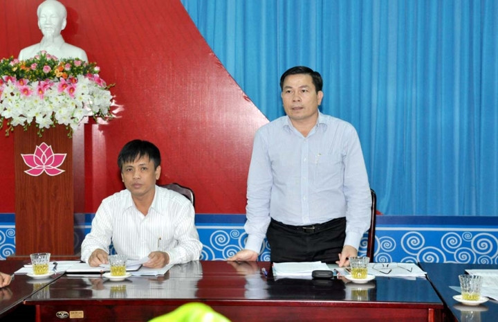 Tại phiên họp thứ nhất ngày 21/10/2015, BCH Đảng bộ tỉnh Quảng Ngãi khóa 19 đã bầu Ban Thường vụ Tỉnh ủy, Ủy ban Kiểm tra Tỉnh ủy, Bí thư và các Phó Bí thư Tỉnh ủy. (ảnh: Báo Quảng Ngãi)