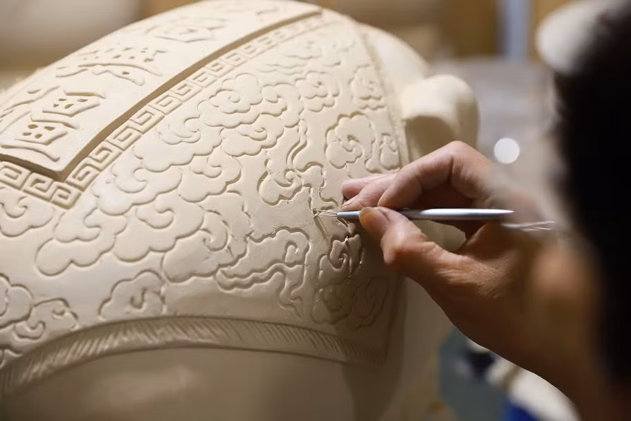 Khắc hoa văn.