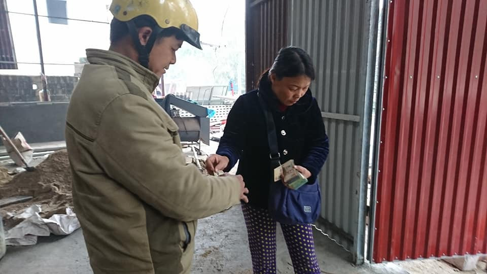 Năm nay hoa hồi tươi có giá là 13.000 - 15.000 đồng mỗi kg tươi, mỗi kg hoa hồi khô có giá giao động từ 80.000 - 100.000 đồng.