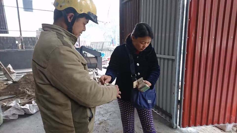 Năm nay hoa hồi tươi có giá là 13.000 - 15.000 đồng mỗi kg tươi, mỗi kg hoa hồi khô có giá giao động từ 80.000 - 100.000 đồng.