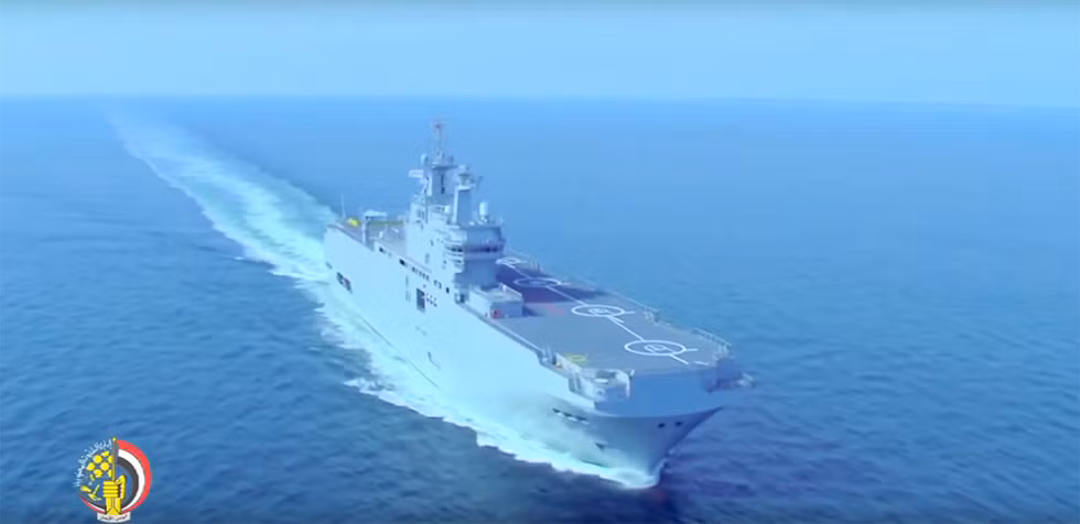 Với hai chiếc lớp Mistral LHD, Ai Cập trở thành quốc gia đầu tiên tại Bắc Phi và số ít trên thế giới sở hữu tàu đổ bộ trực thăng hay cũng được xem là tàu sân bay trực thăng cỡ lớn. Nguồn ảnh: QQ