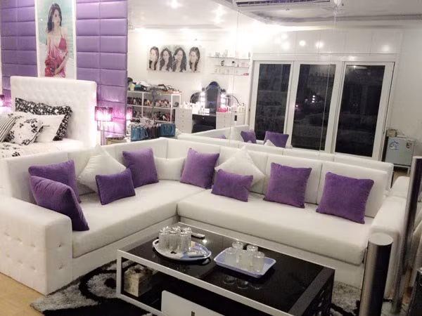 Cô nàng từng chia sẻ, nội thất trong nhà được mua từ nước ngoài và do cô tự tay bài trí, sắp xếp.