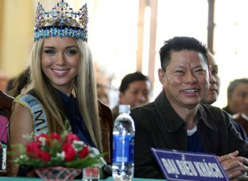 5 đại gia gốc Việt lừng danh trên đất Mỹ - Hình 6 5 dai gia goc Viet lung danh tren dat My-Hinh-6