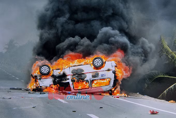 Hien truong xe cap cuu chay rui sau khi tong xe may