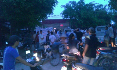 Nghi van nam thanh nien bi sat hai trong oto 4 cho-Hinh-2