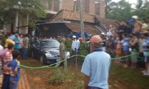 Tinh tiet moi vu Bi thu huyen uy chet trong o to