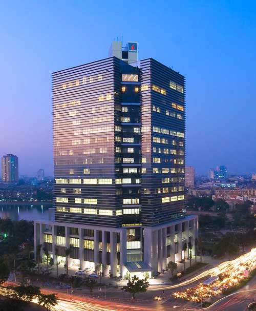 Mặc dù sau nó có nhiều công trình độc đáo, nhưng tòa nhà Dầu khí Việt Nam là một trong những tòa nhà kính đẹp, hiện đại nhất Thủ đô thời điểm này.