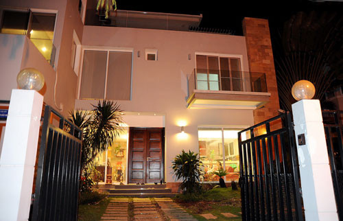 Vốn là người chú ý đến các yếu tố phong thủy nên các đồ nội thất, màu sắc của ngôi nhà nhất định phải được sắp xếp và phối hợp khá kỹ lưỡng.