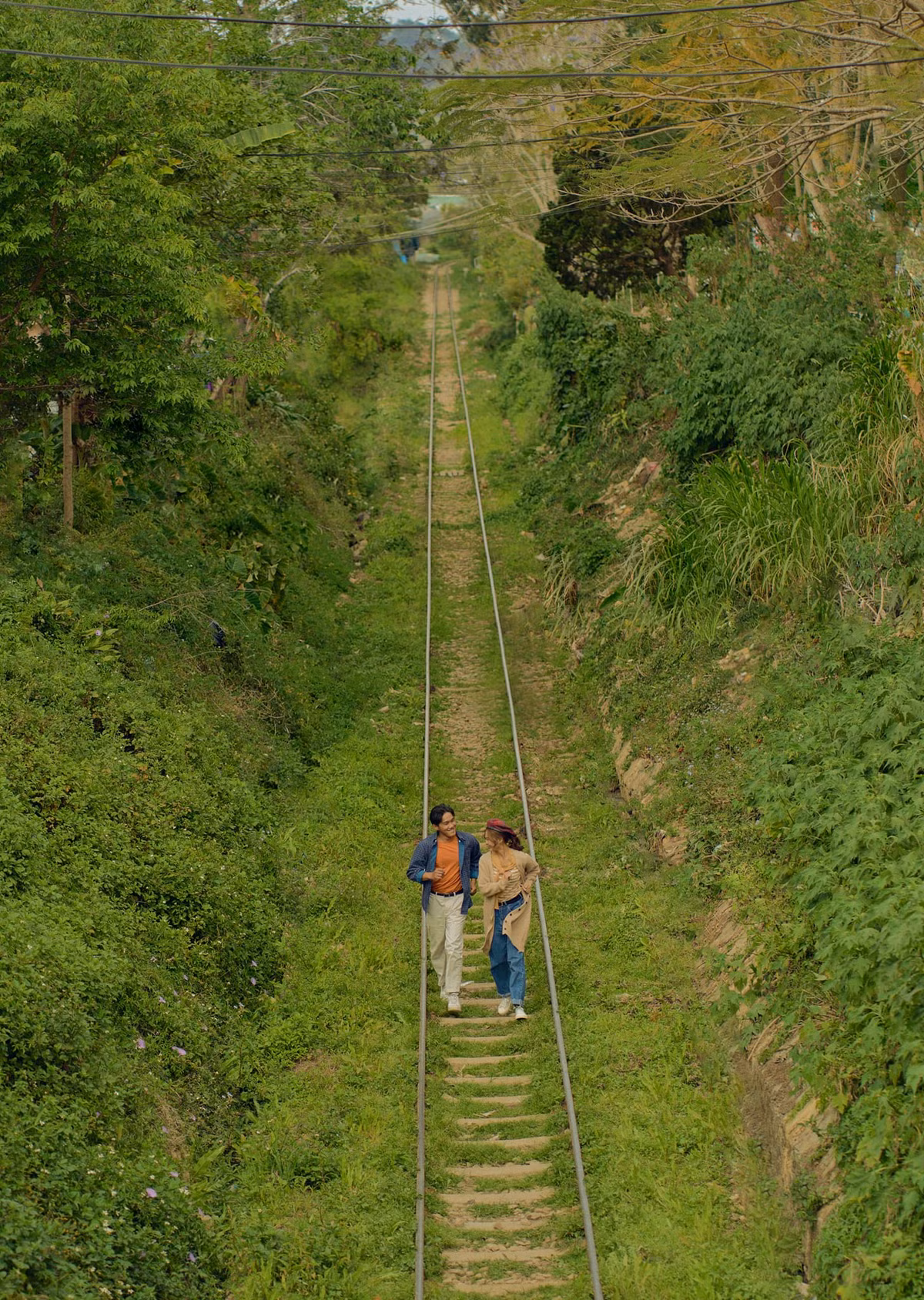 Cộng đồng mạng đã dành nhiều lời khen cho bộ ảnh này như: Thật dễ thương; Thần thái tự nhiên và mộc mạc quá; "Tác giả cho mình đăng ký một bộ ảnh theo phong cách này nhé"...