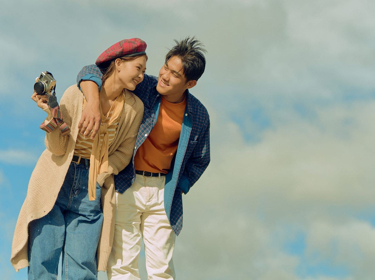 Được biết, cô bạn Hồng Ánh hiện là sinh viên ngành Ngôn ngữ Trung Quốc của trường Đại học Thủ Dầu Một. Nữ sinh thu hút sự chú ý với gương mặt nhỏ và diễn xuất tự nhiên trong nhiều bộ ảnh với phong cách khác nhau.