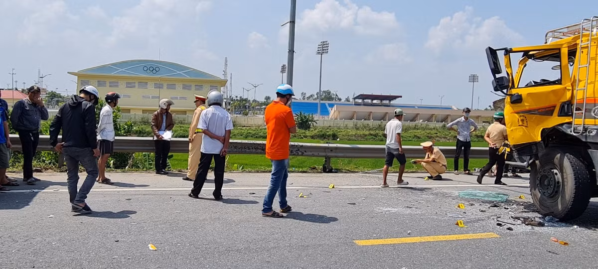 Nguyên nhân của vụ tai nạn đang được điều tra làm rõ.