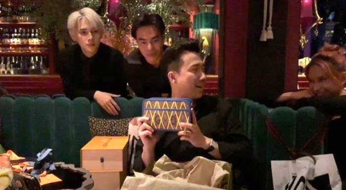 Chet cuoi voi man Le Duong Bao Lam mua hang hieu tang Tran Thanh-Hinh-3