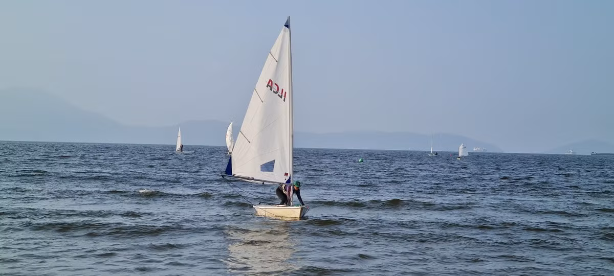 Năm nay, SEA Games 32 tại Campuchia sẽ đưa môn Sailing vào chương trình thi đấu. Đây là tin vui với đội tuyển Sailing Việt Nam, bởi trong 1 năm, các VĐV của chúng ta chỉ có một giải đấu chính thức là Giải Sailing vô địch trẻ quốc gia.
