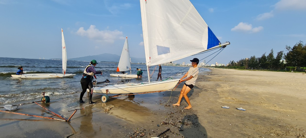 Ông Dũng cho biết, Sailing - đua thuyền buồm là một môn thể thao còn mới mẻ nên chưa được đầu tư nhiều.