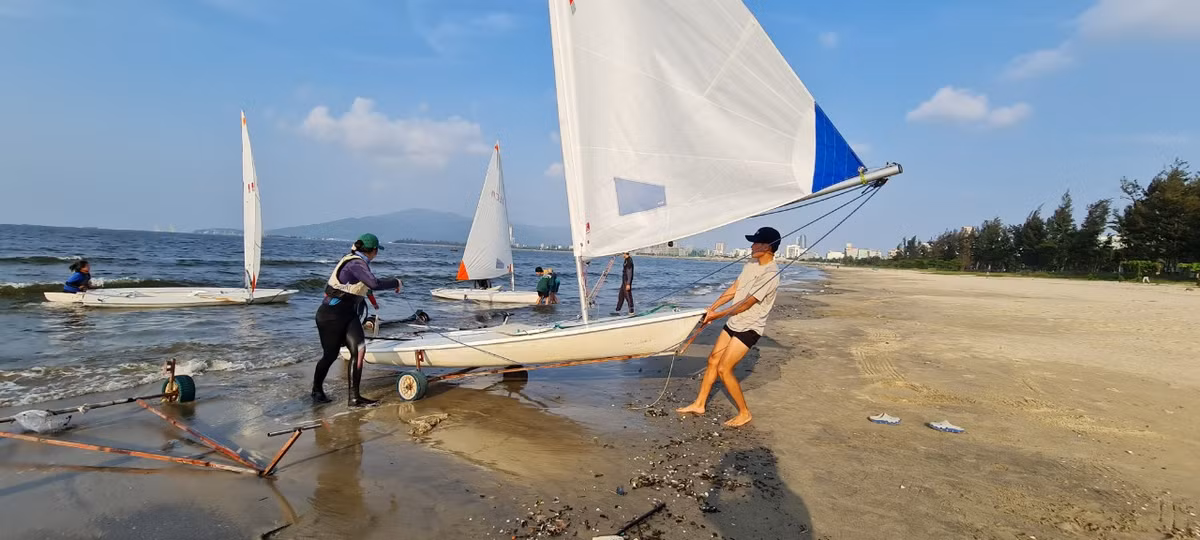 Ông Dũng cho biết, Sailing - đua thuyền buồm là một môn thể thao còn mới mẻ nên chưa được đầu tư nhiều.