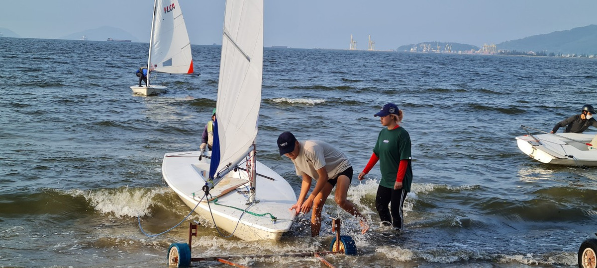 ội bắt đầu tập luyện từ năm 2017, tại bãi biển Xuân Thiều, quận Liên Chiểu.