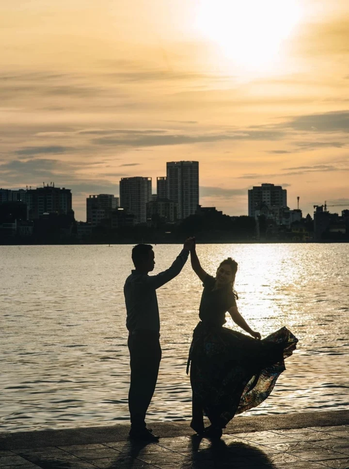 Nguyet 'Phia truoc la bau troi' khoe nhung ky niem ngot ngao ben ong xa-Hinh-5