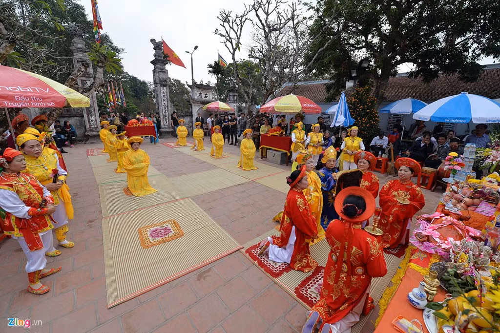 Kể từ nay đến ngày khai ấn, các đoàn thể, tổ chức từ nhiều địa phương sẽ lần lượt dâng hương, tế lễ tại Đền Trần.