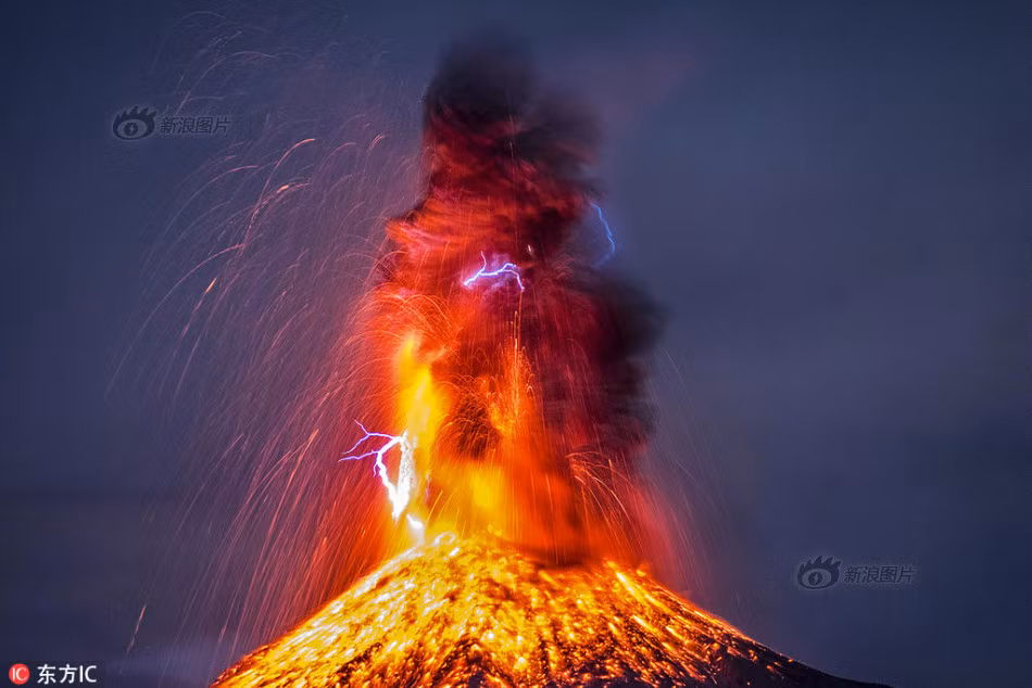 Được tận mắt chứng kiến và ghi lại cảnh tượng thiên nhiên phô bày vẻ đẹp và sức mạnh, Hernando Rivera cảm thấy vô cùng hạnh phúc. (Nguồn Sina)